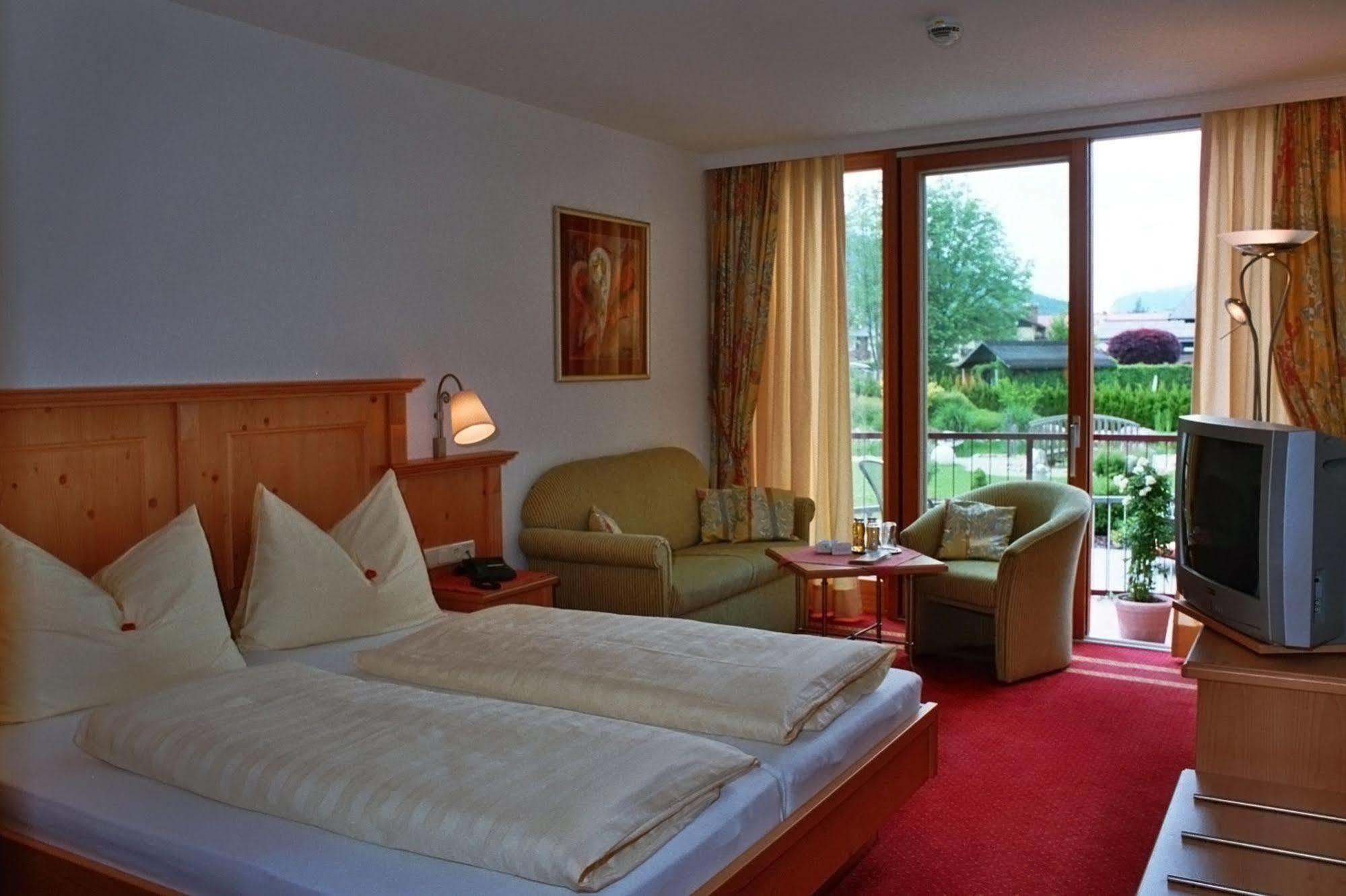 Hotel Goldener Stern Абтенау Экстерьер фото